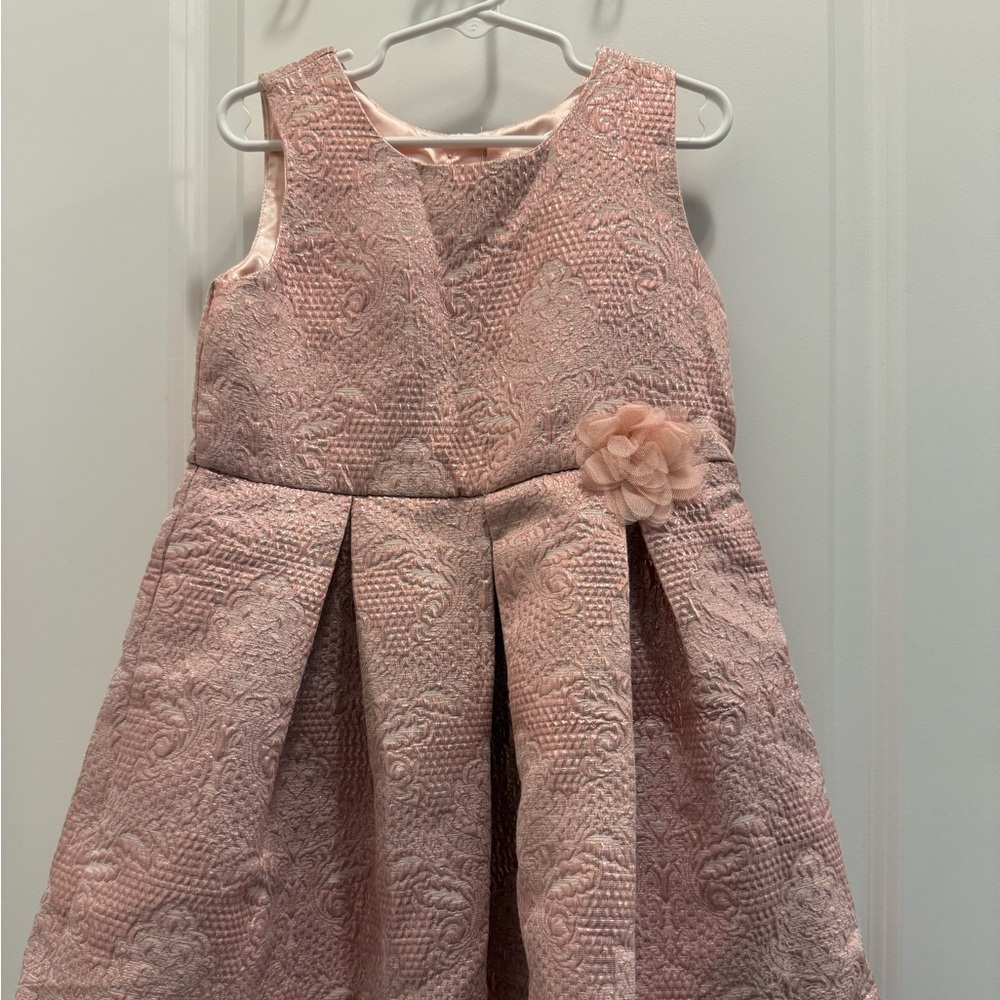 The Children's Place Pink Textured Dress with Floral Detail - Size 5T - Preloved